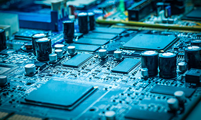 Electronic device which can be treated with surface treatment